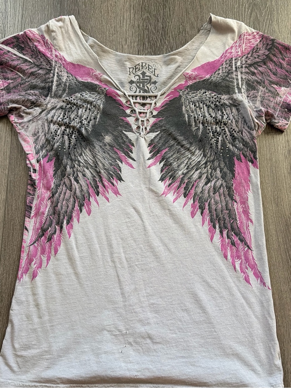 Rebel Saints Women's Pink & Gray Lace-Up Angel Wing Graphic Bling Tee L